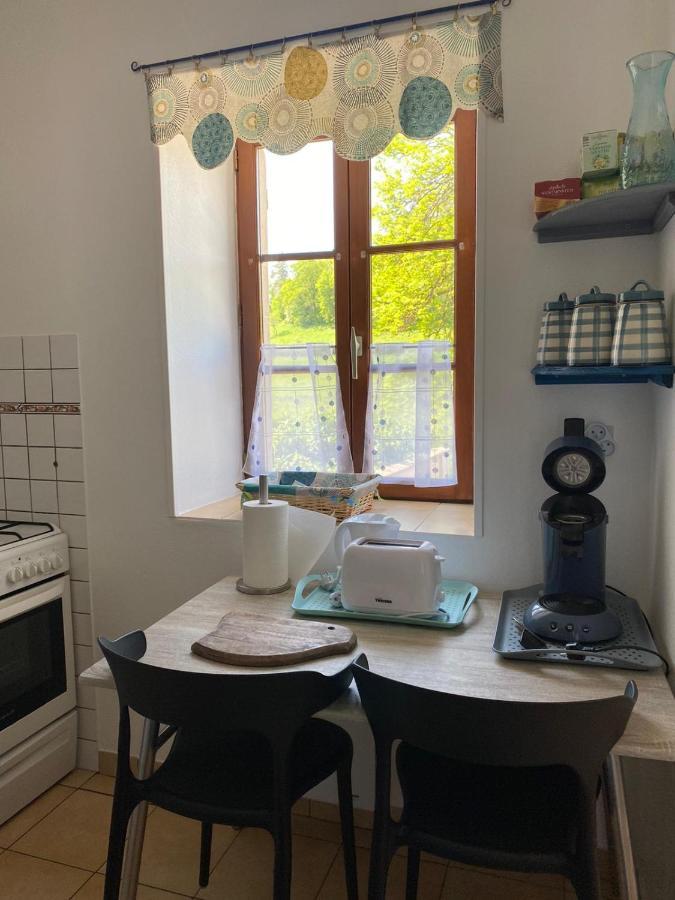 Petit Cocon Au Coeur Du Morvan Montreuillon Экстерьер фото